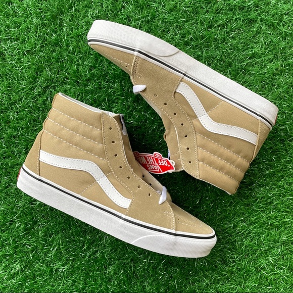 ua sk8 hi tapered in cornstalk & natural vans